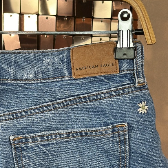 American Eagle Outfitters Medium Blue Wash Denim Jean Shorts w Pastel Florals 00 - Picture 7 of 11